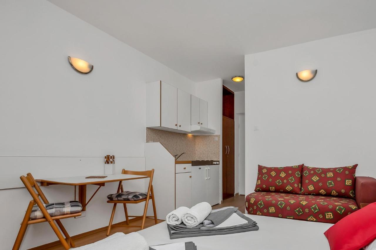 Apartments And Rooms By The Sea Baska Voda, Makarska - 2578 Exterior foto