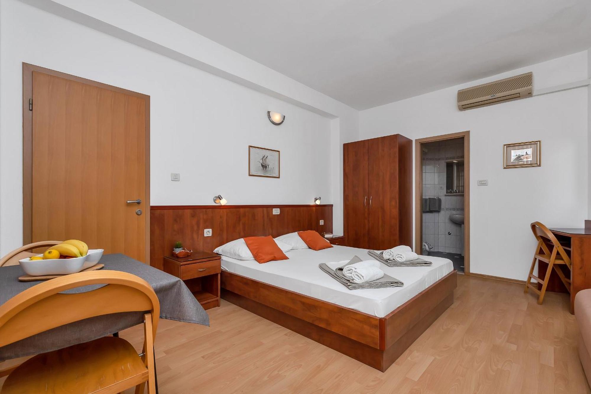 Apartments And Rooms By The Sea Baska Voda, Makarska - 2578 Quarto foto